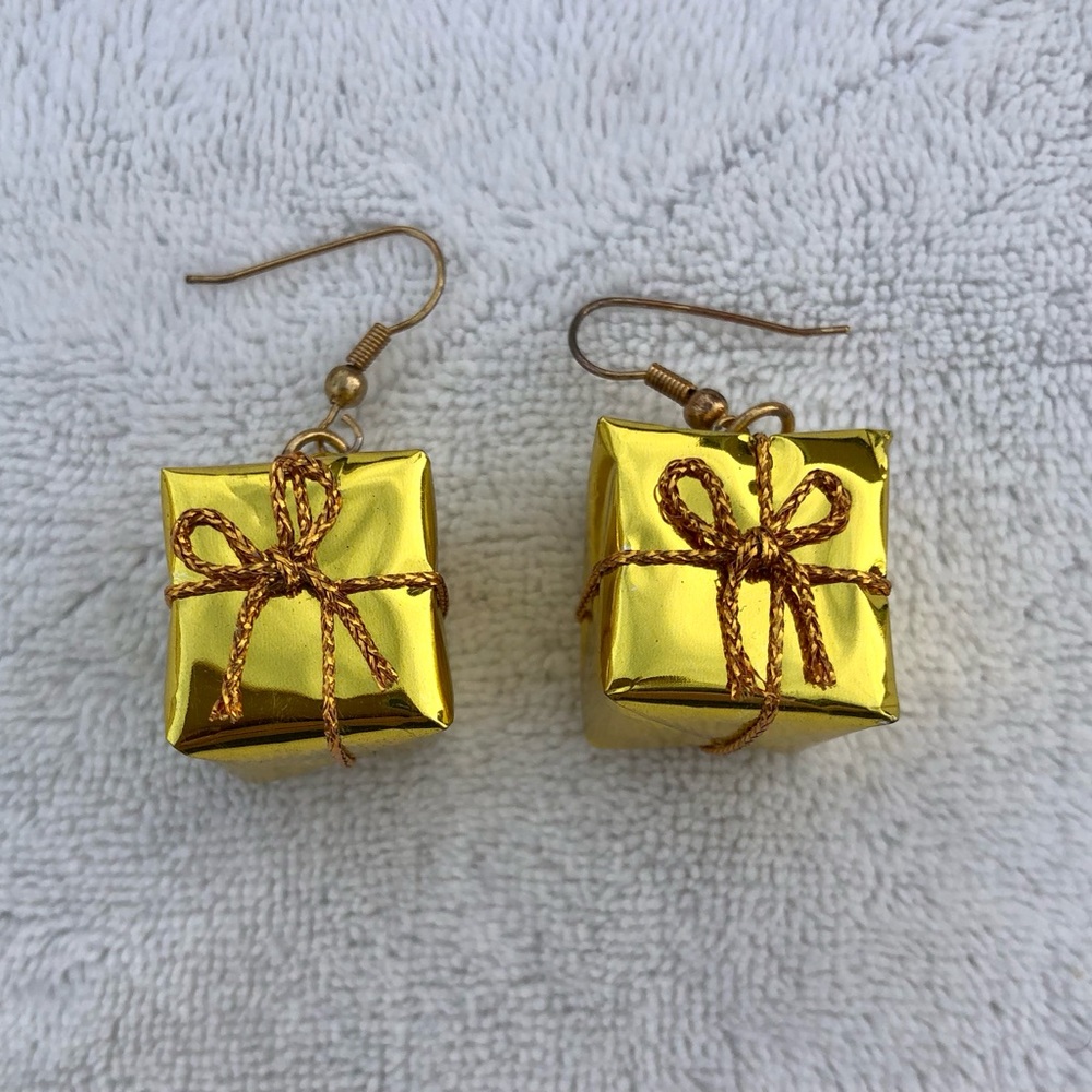 Christmas Present Earrings Gift Box Gold Tone Dangle Holidays